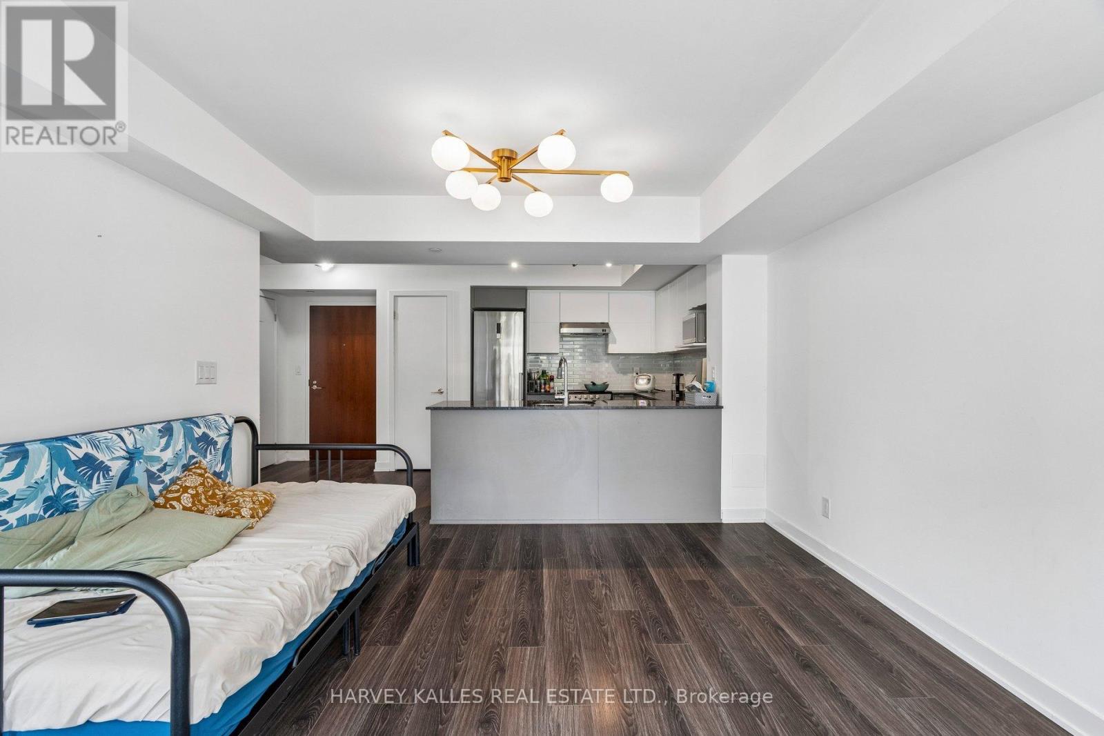 Th104 - 152 Flemington Road, Toronto, Ontario  M6A 2P3 - Photo 13 - W13196142