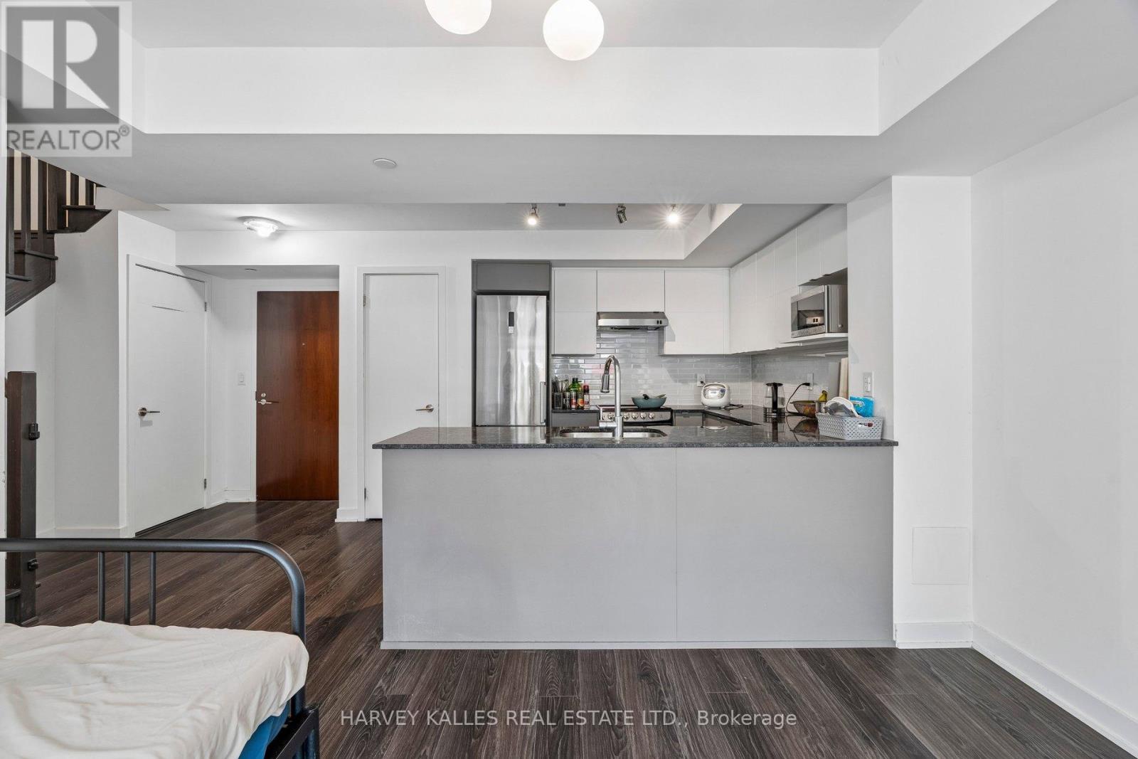 Th104 - 152 Flemington Road, Toronto, Ontario  M6A 2P3 - Photo 14 - W13196142