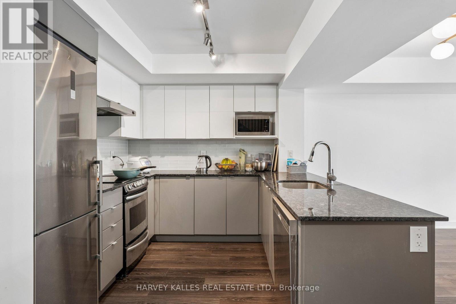 Th104 - 152 Flemington Road, Toronto, Ontario  M6A 2P3 - Photo 17 - W13196142