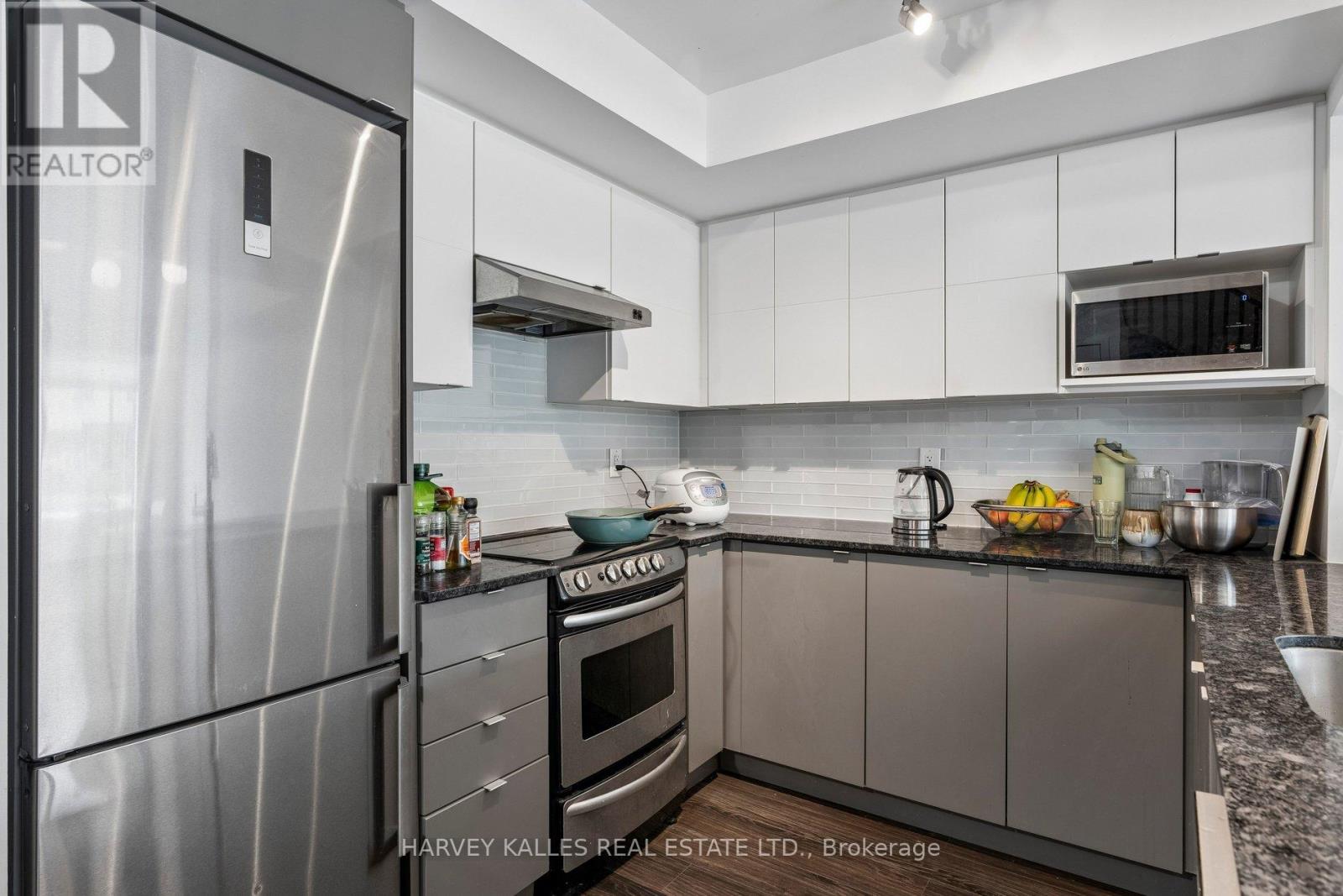 Th104 - 152 Flemington Road, Toronto, Ontario  M6A 2P3 - Photo 18 - W13196142