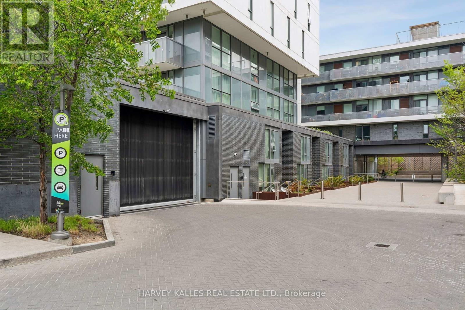 Th104 - 152 Flemington Road, Toronto, Ontario  M6A 2P3 - Photo 2 - W13196142