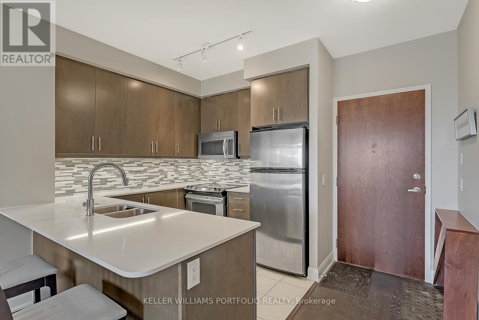304 - 2480 Prince Michael Drive, Oakville, Ontario  L6H 0H1 - Photo 5 - W13196158