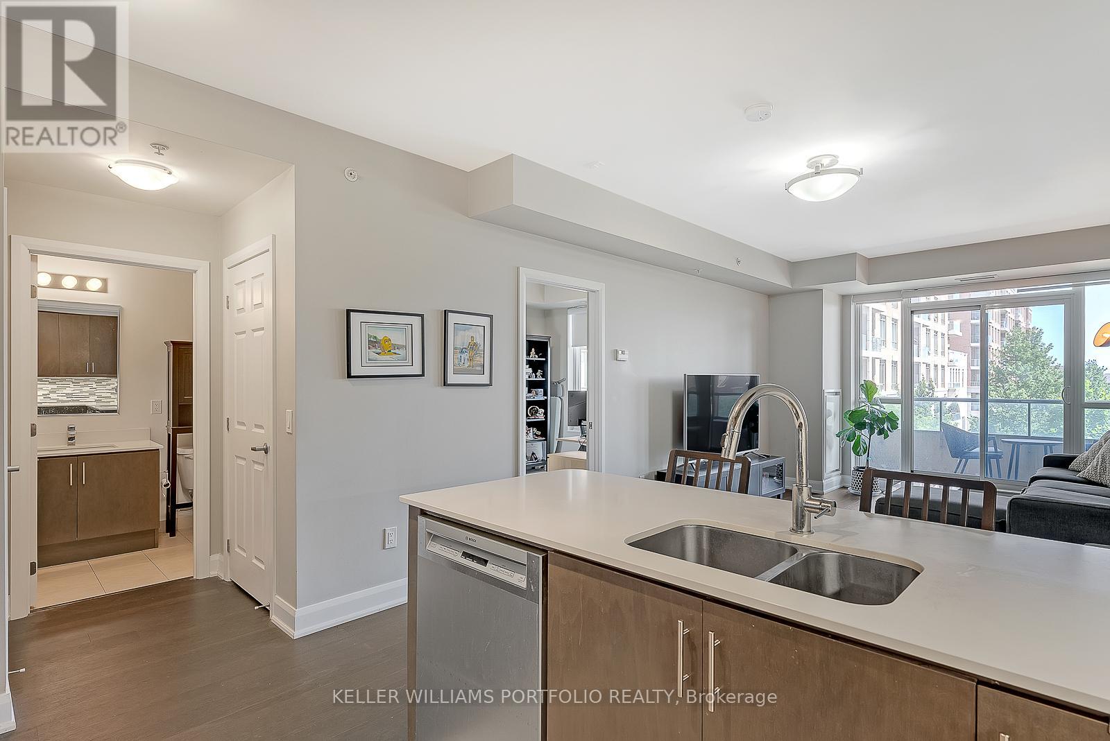 304 - 2480 Prince Michael Drive, Oakville, Ontario  L6H 0H1 - Photo 6 - W13196158