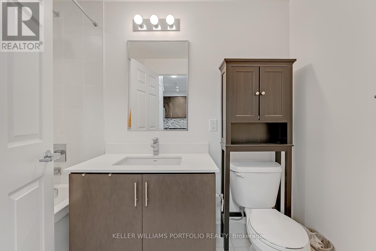 304 - 2480 Prince Michael Drive, Oakville, Ontario  L6H 0H1 - Photo 7 - W13196158