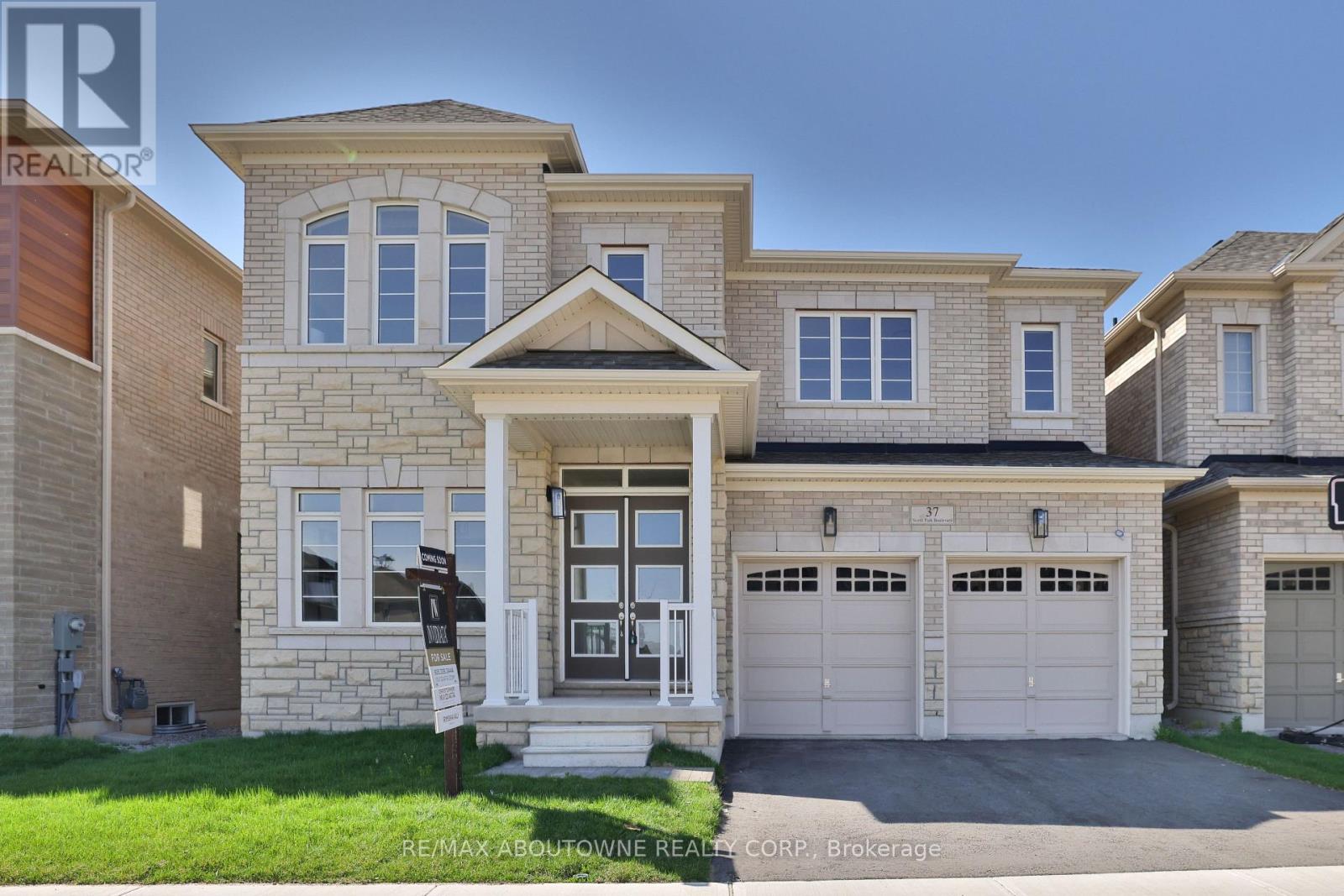 37 North Park Boulevard, Oakville, Ontario  L6M 0W8 - Photo 2 - W13196220