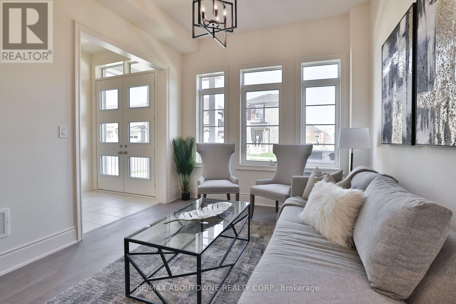 37 North Park Boulevard, Oakville, Ontario  L6M 0W8 - Photo 8 - W13196220