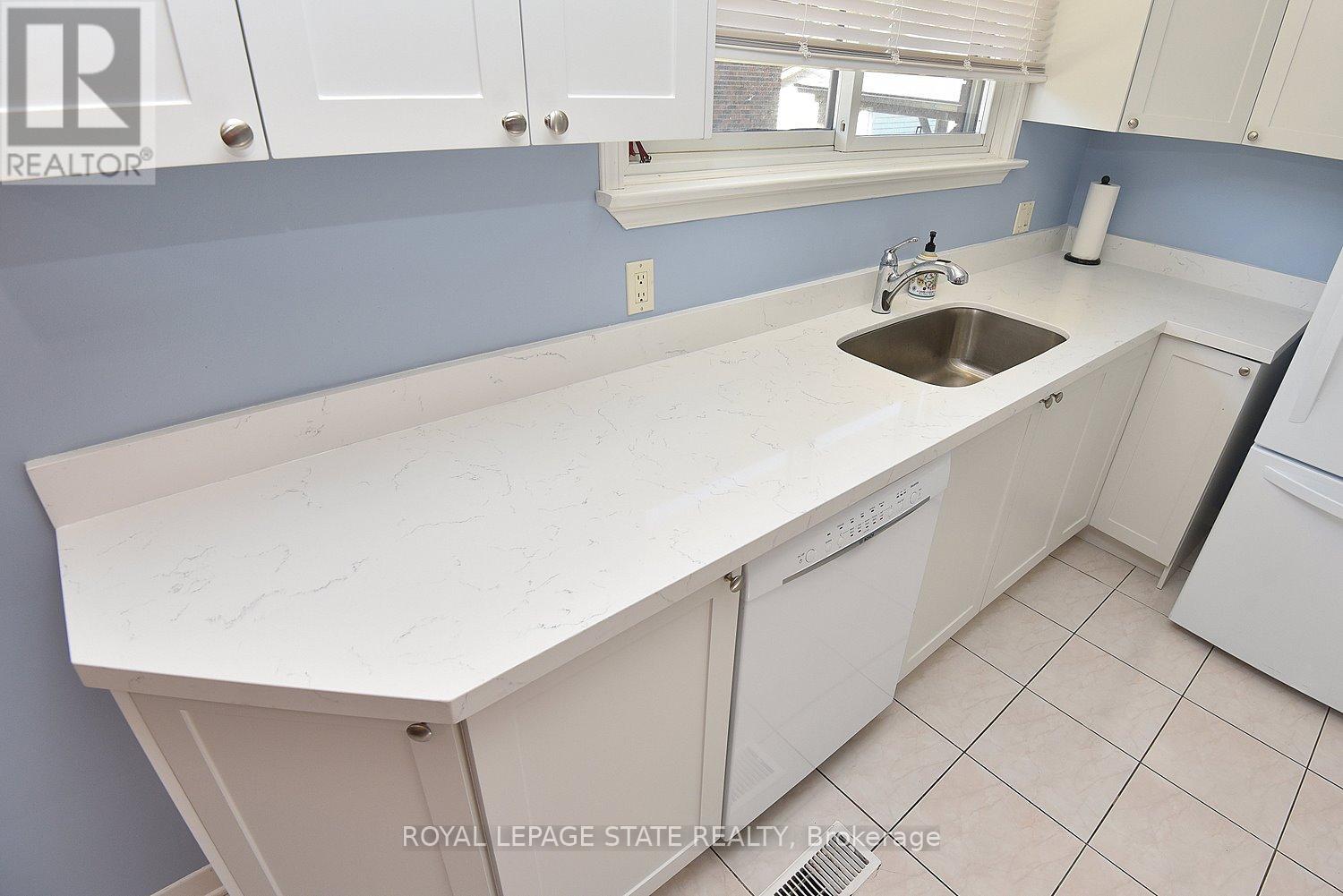 10 Alderney Avenue, Hamilton, Ontario  L9A 2A5 - Photo 12 - X13196232