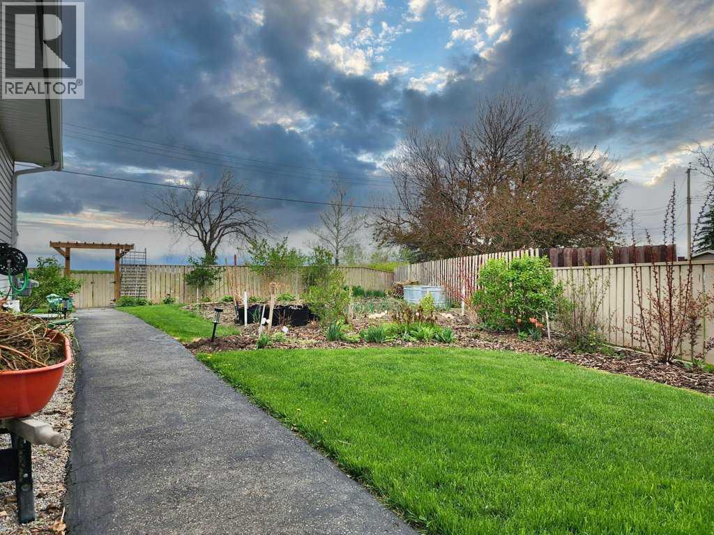 16 Mountview Place, Granum, Alberta  T0L 1A0 - Photo 44 - A2313473