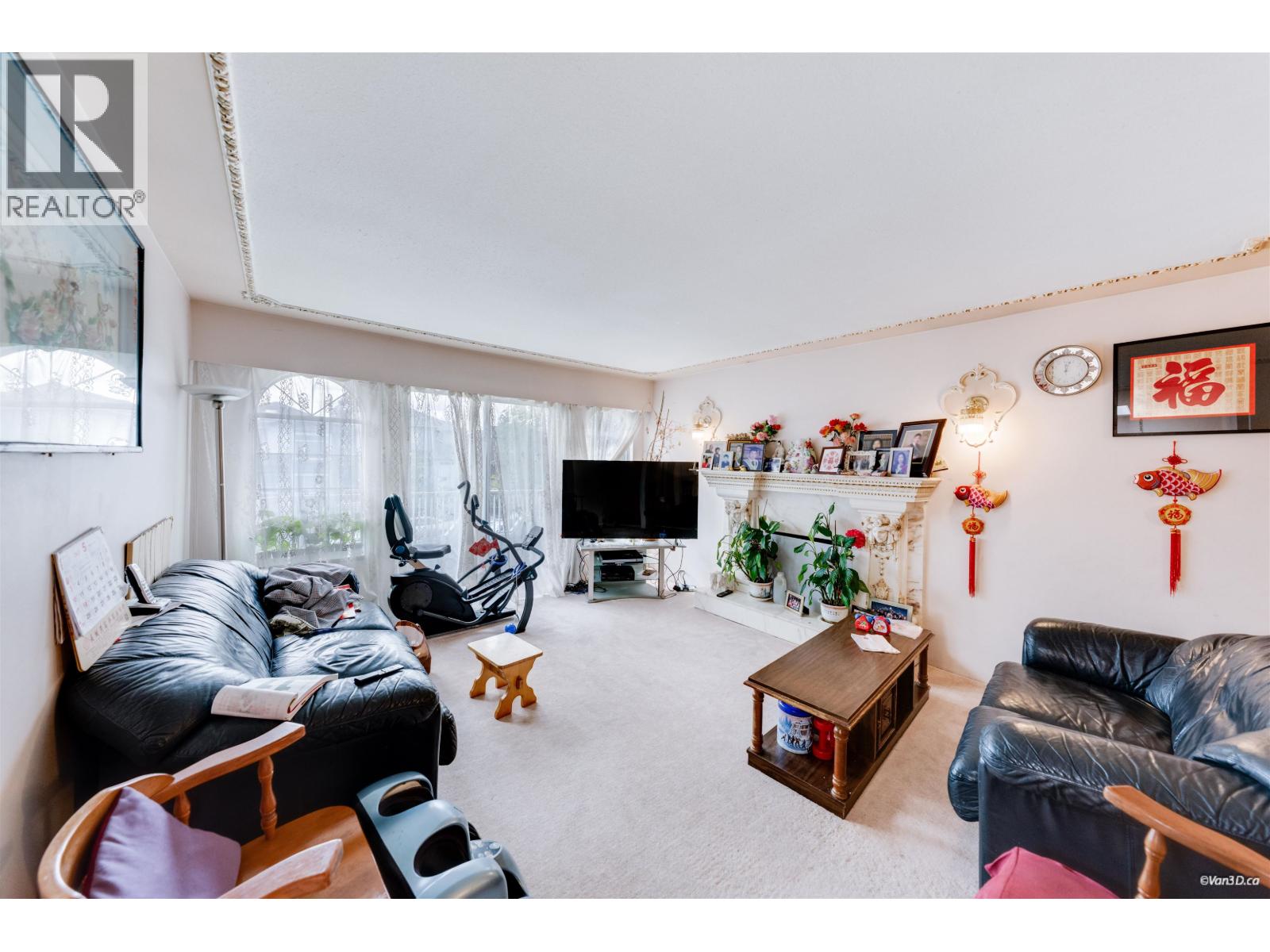 2945 E Graveley Street, Vancouver, British Columbia  V5K 3K2 - Photo 2 - R3128356