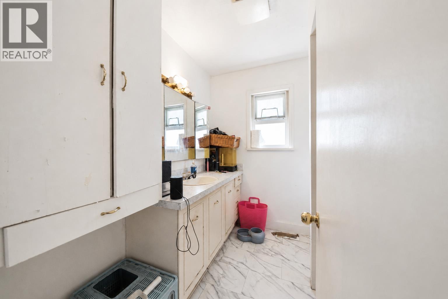 2148 Central Avenue, Port Coquitlam, British Columbia V3C 1V5 - Photo 11 - R3128408