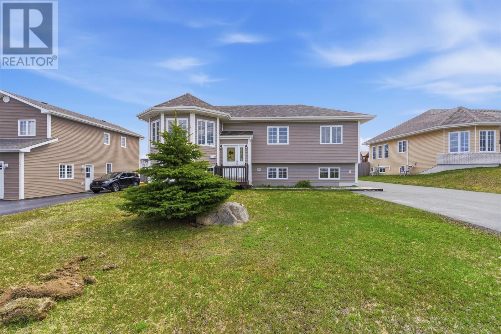 32 Henley Street, Gander, Newfoundland & Labrador  A1V 2P7 - Photo 1 - 1298115