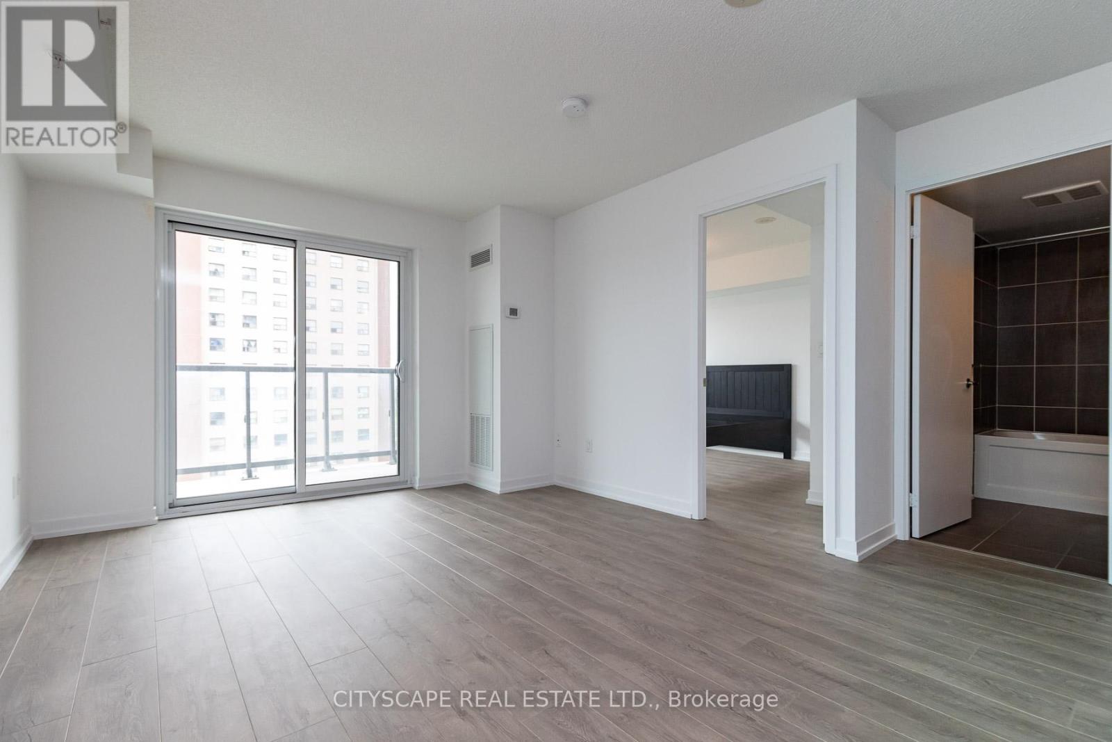 2307 - 1410 Dupont Street, Toronto, Ontario  M6H 2A6 - Photo 3 - W13164630