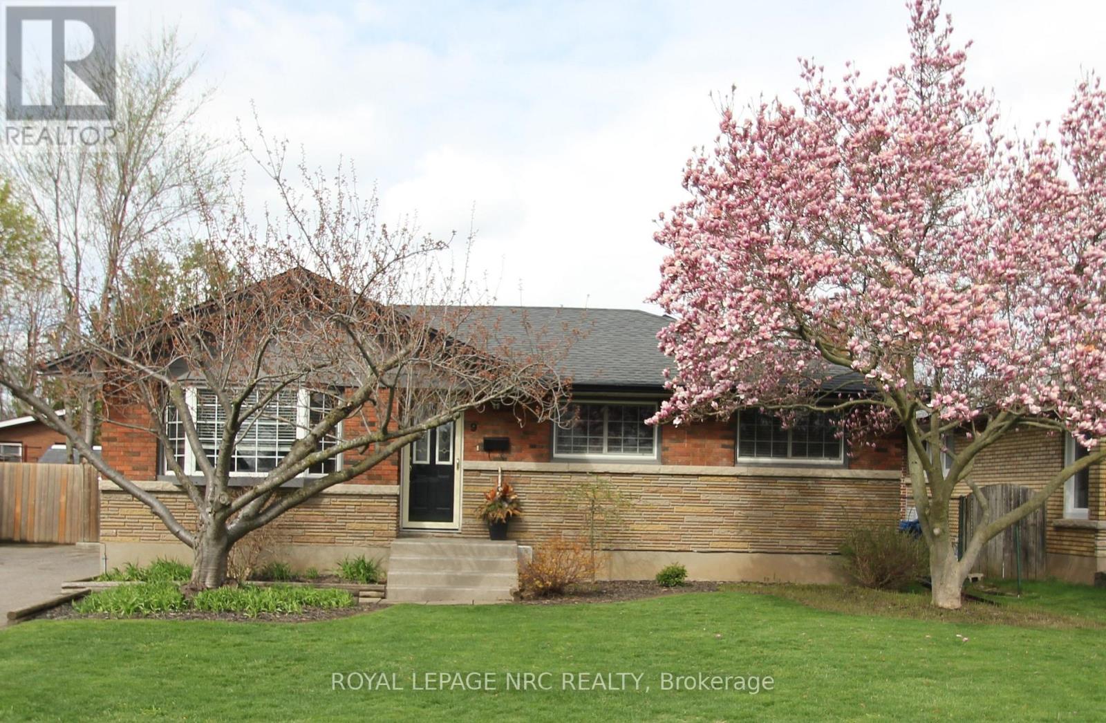 9 GREENHILL DRIVE, Thorold, Ontario