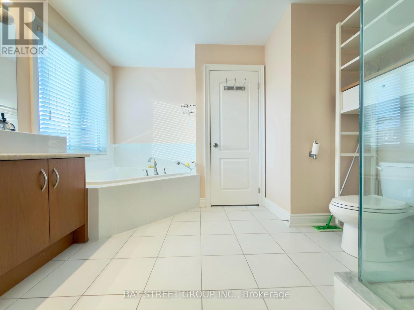 6 Welter Court, Richmond Hill, Ontario  L4S 1E9 - Photo 34 - N13000322