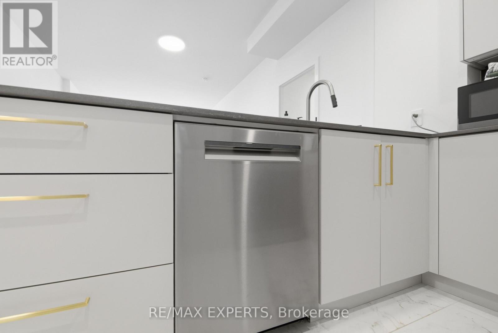 2211 - 208 Queens Quay W, Toronto, Ontario  M5J 2Y5 - Photo 10 - C13196324
