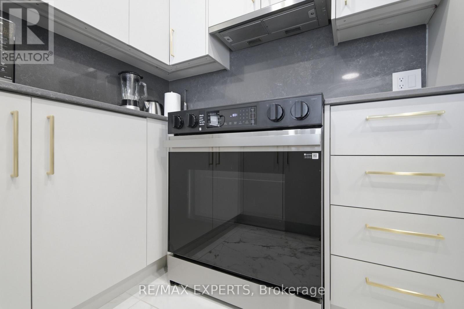 2211 - 208 Queens Quay W, Toronto, Ontario  M5J 2Y5 - Photo 11 - C13196324