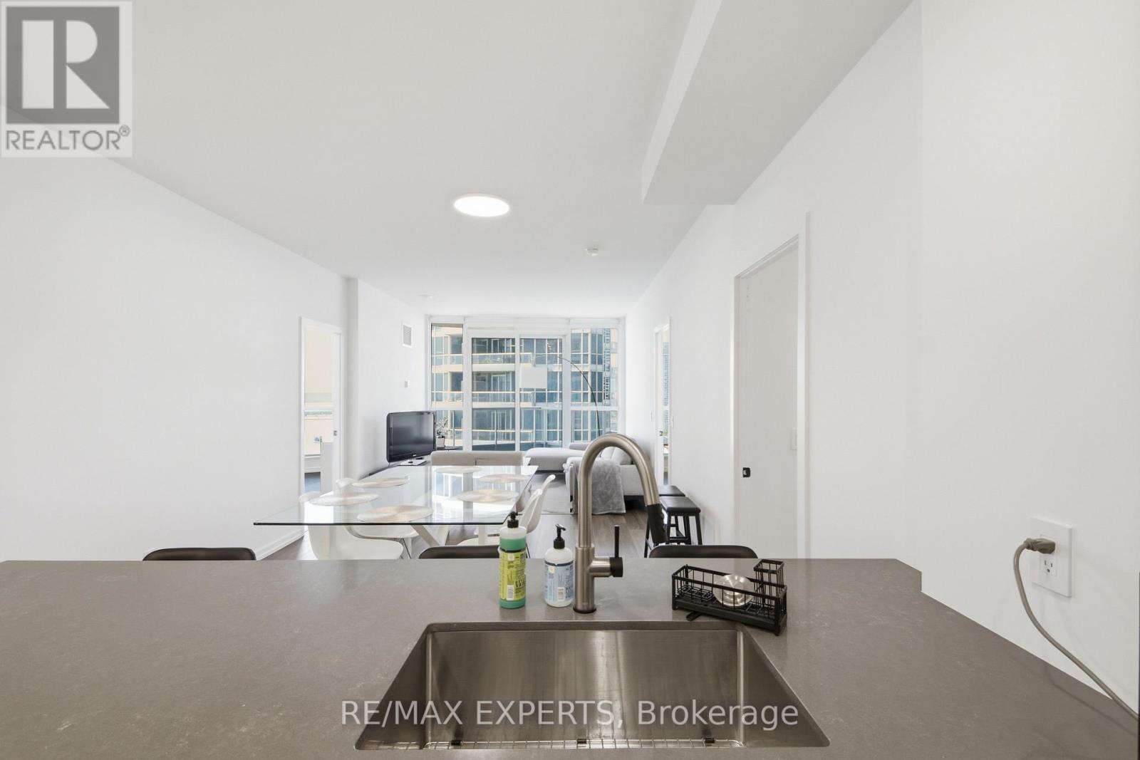 2211 - 208 Queens Quay W, Toronto, Ontario  M5J 2Y5 - Photo 12 - C13196324