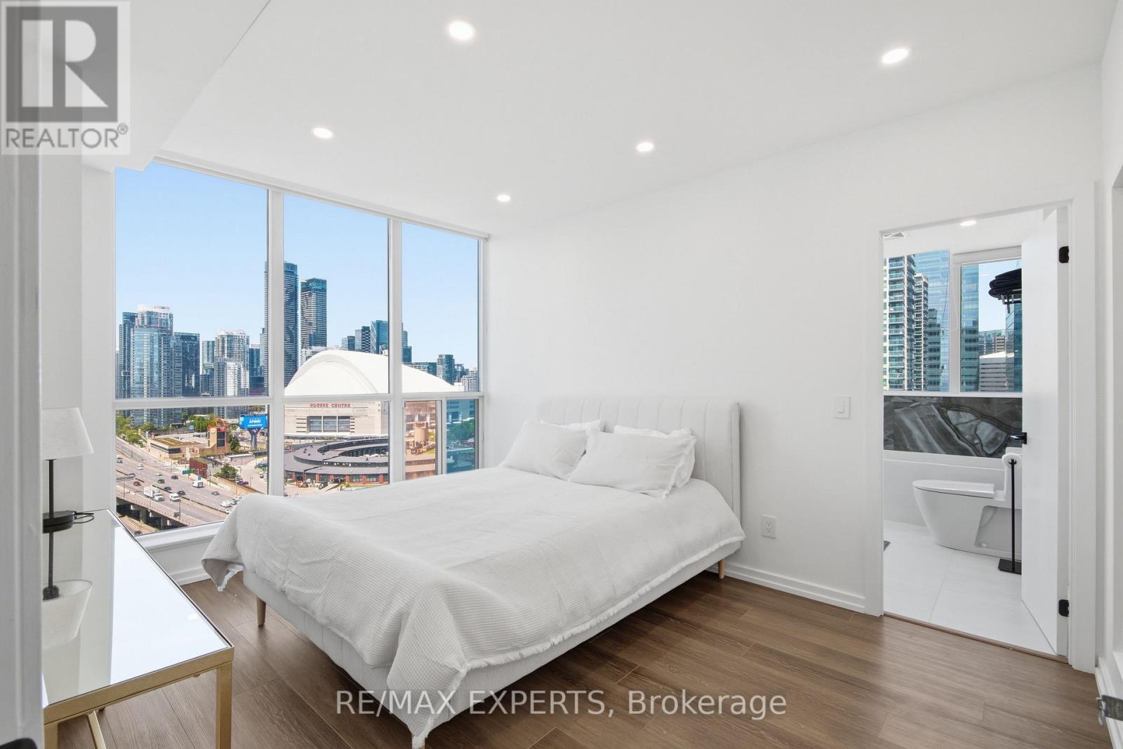 2211 - 208 Queens Quay W, Toronto, Ontario  M5J 2Y5 - Photo 17 - C13196324