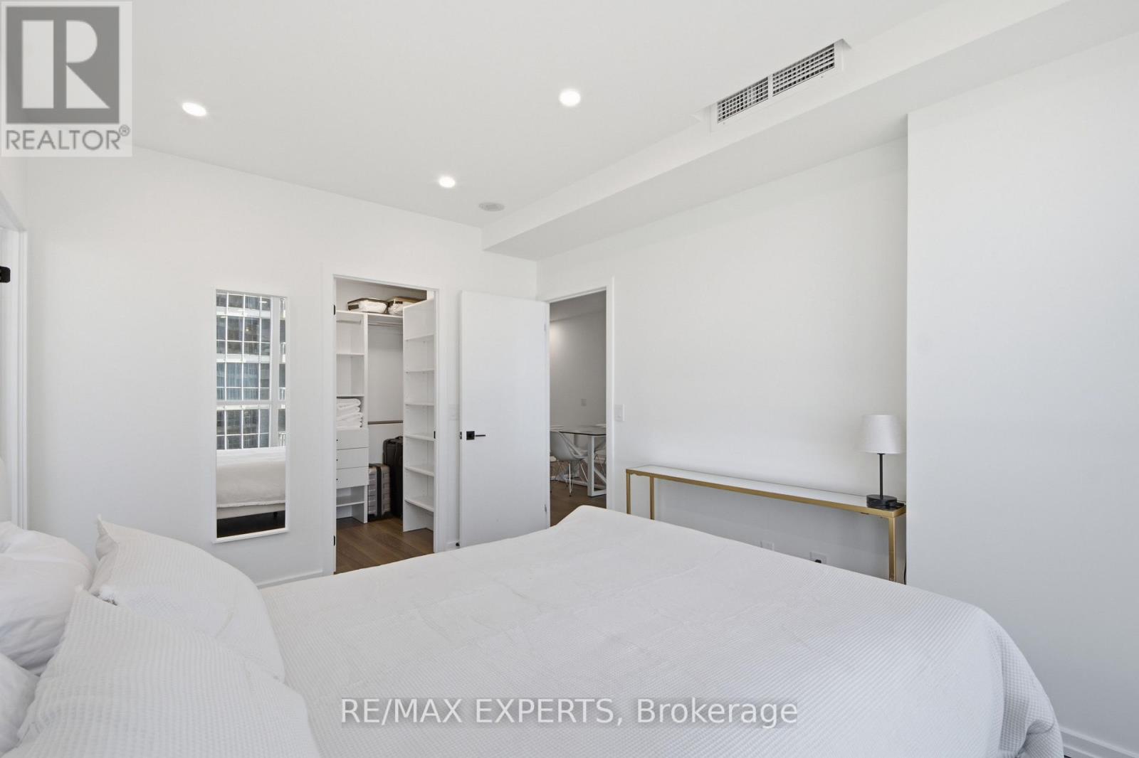 2211 - 208 Queens Quay W, Toronto, Ontario  M5J 2Y5 - Photo 18 - C13196324