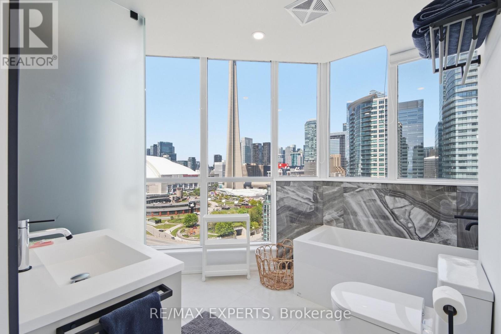 2211 - 208 Queens Quay W, Toronto, Ontario  M5J 2Y5 - Photo 20 - C13196324