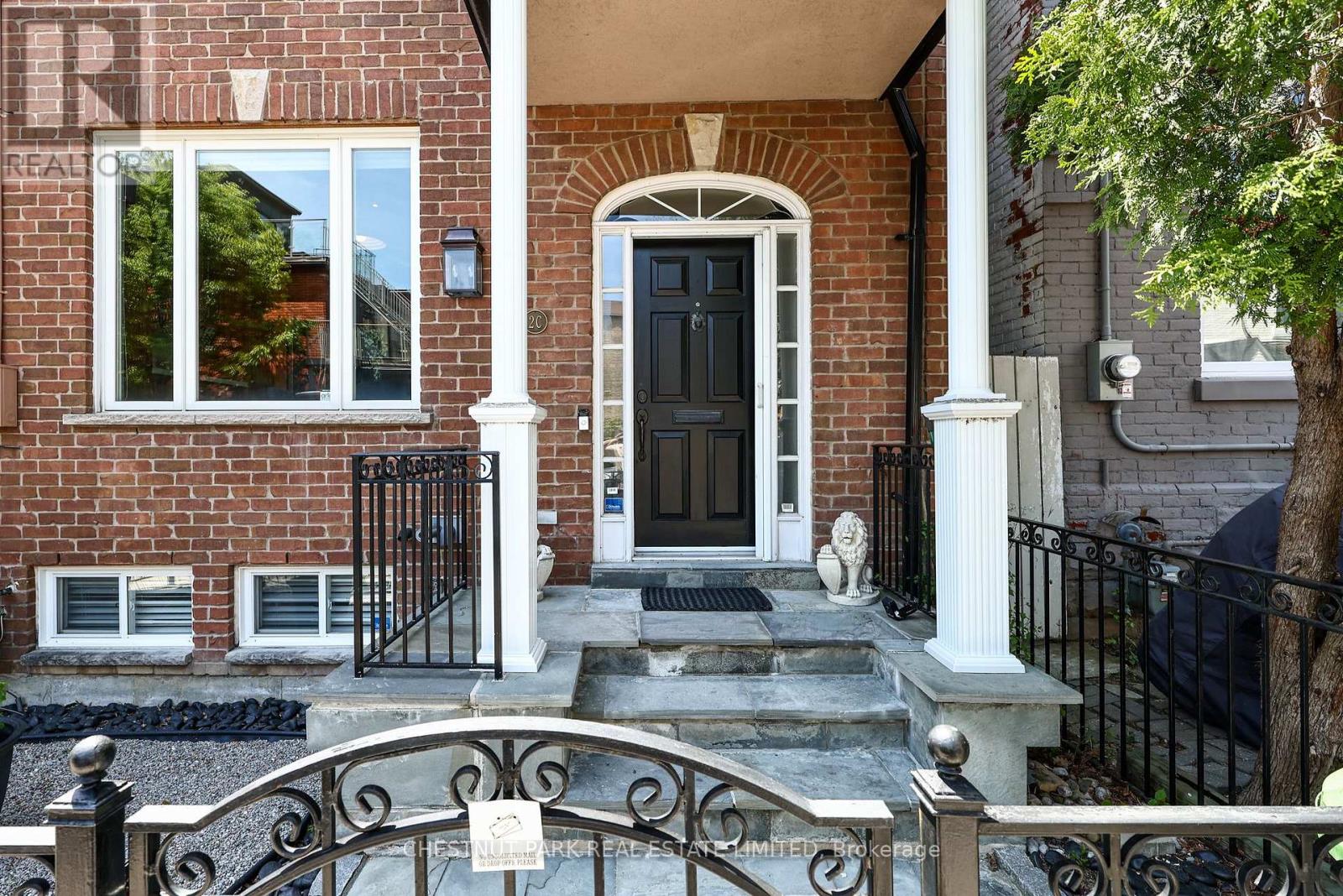 2C TACOMA AVENUE, Toronto, Ontario