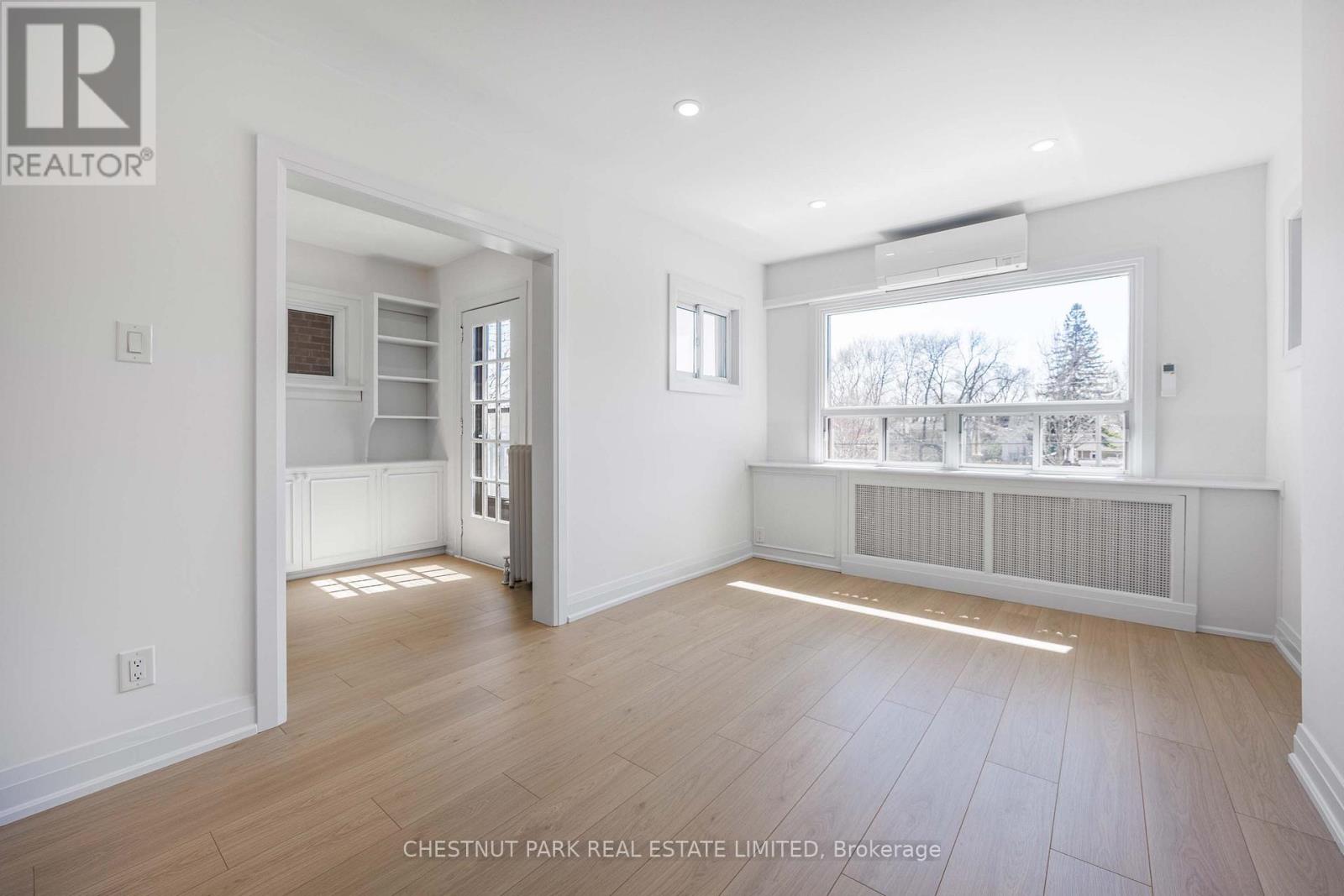 Upper - 54 Mcnairn Avenue, Toronto, Ontario  M5M 2H5 - Photo 10 - C13197188