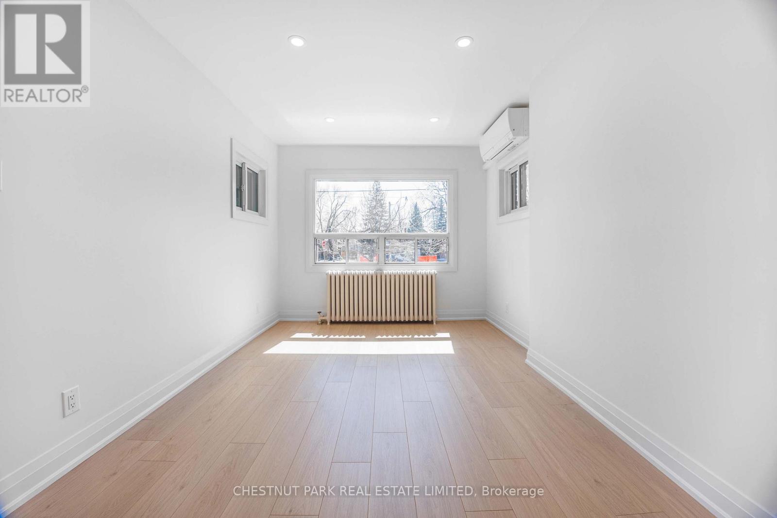 Upper - 54 Mcnairn Avenue, Toronto, Ontario  M5M 2H5 - Photo 6 - C13197188