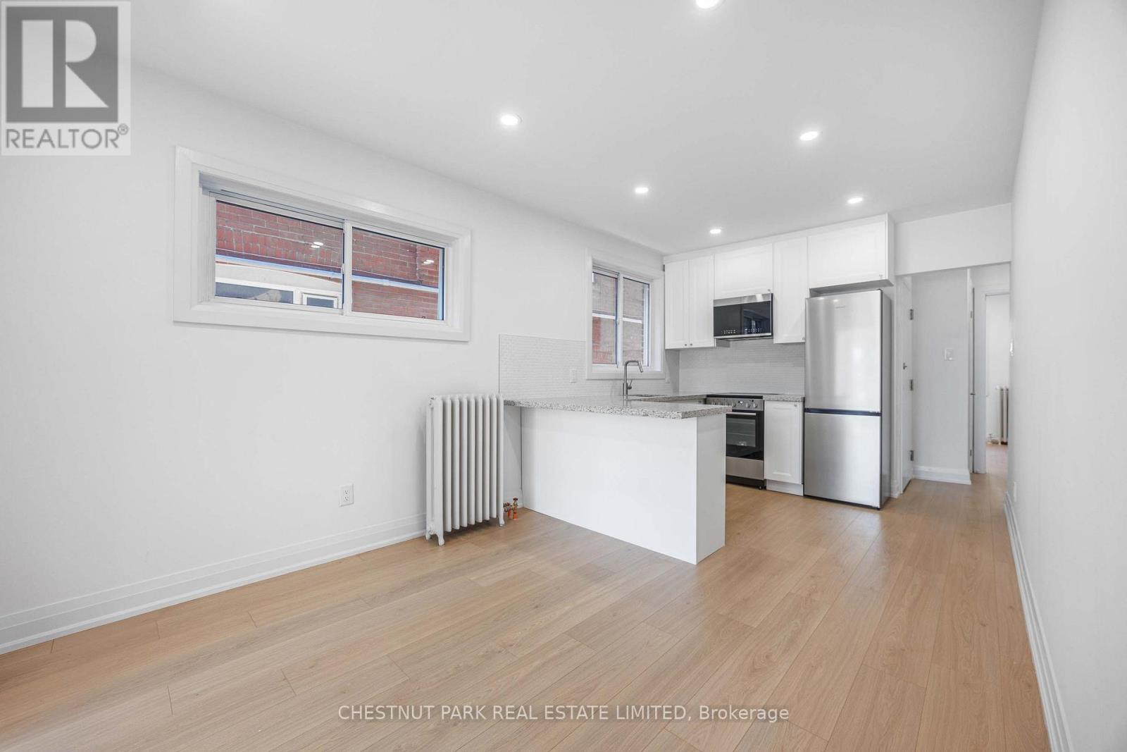 Upper - 54 Mcnairn Avenue, Toronto, Ontario  M5M 2H5 - Photo 9 - C13197188