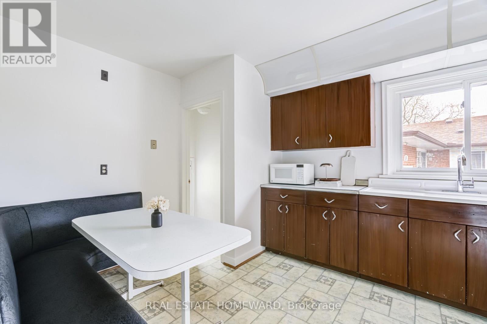 36 Hesketh Court, Toronto, Ontario  M4A 1M6 - Photo 11 - C13197554