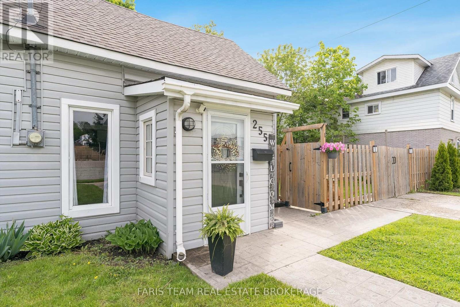 255 Lindsay Street, Midland, Ontario  L4R 2V3 - Photo 5 - S13067868