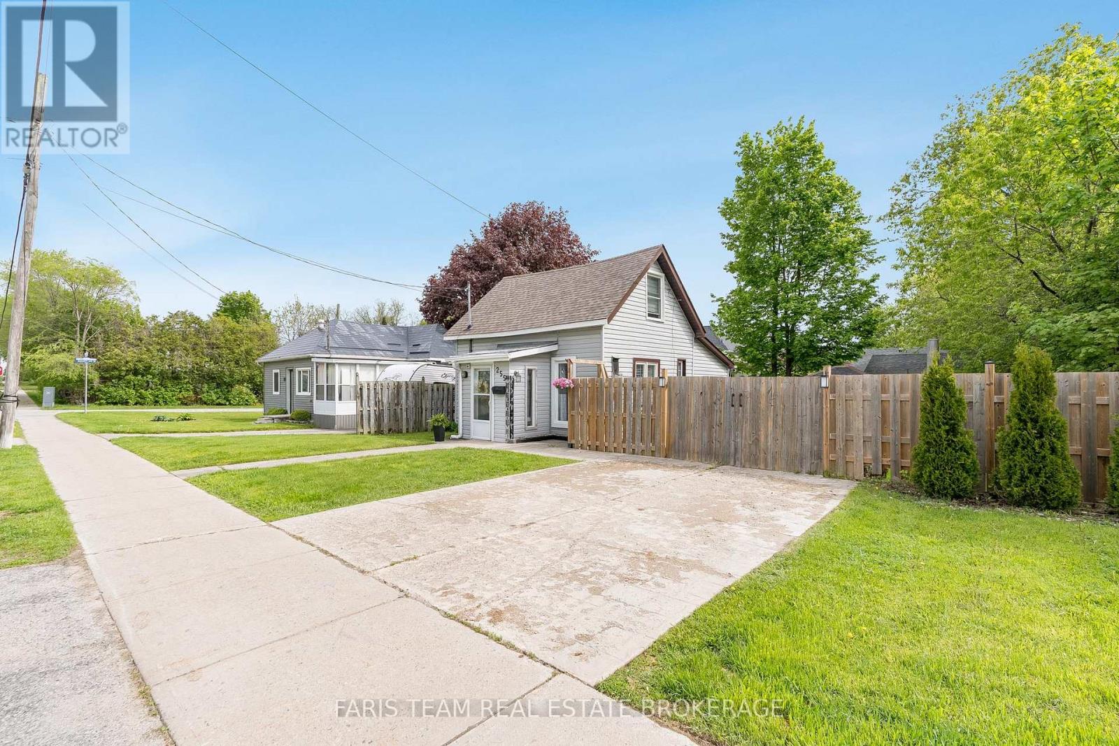 255 Lindsay Street, Midland, Ontario  L4R 2V3 - Photo 3 - S13067868