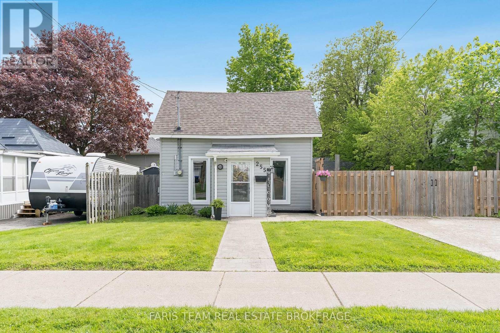 255 Lindsay Street, Midland, Ontario  L4R 2V3 - Photo 4 - S13067868
