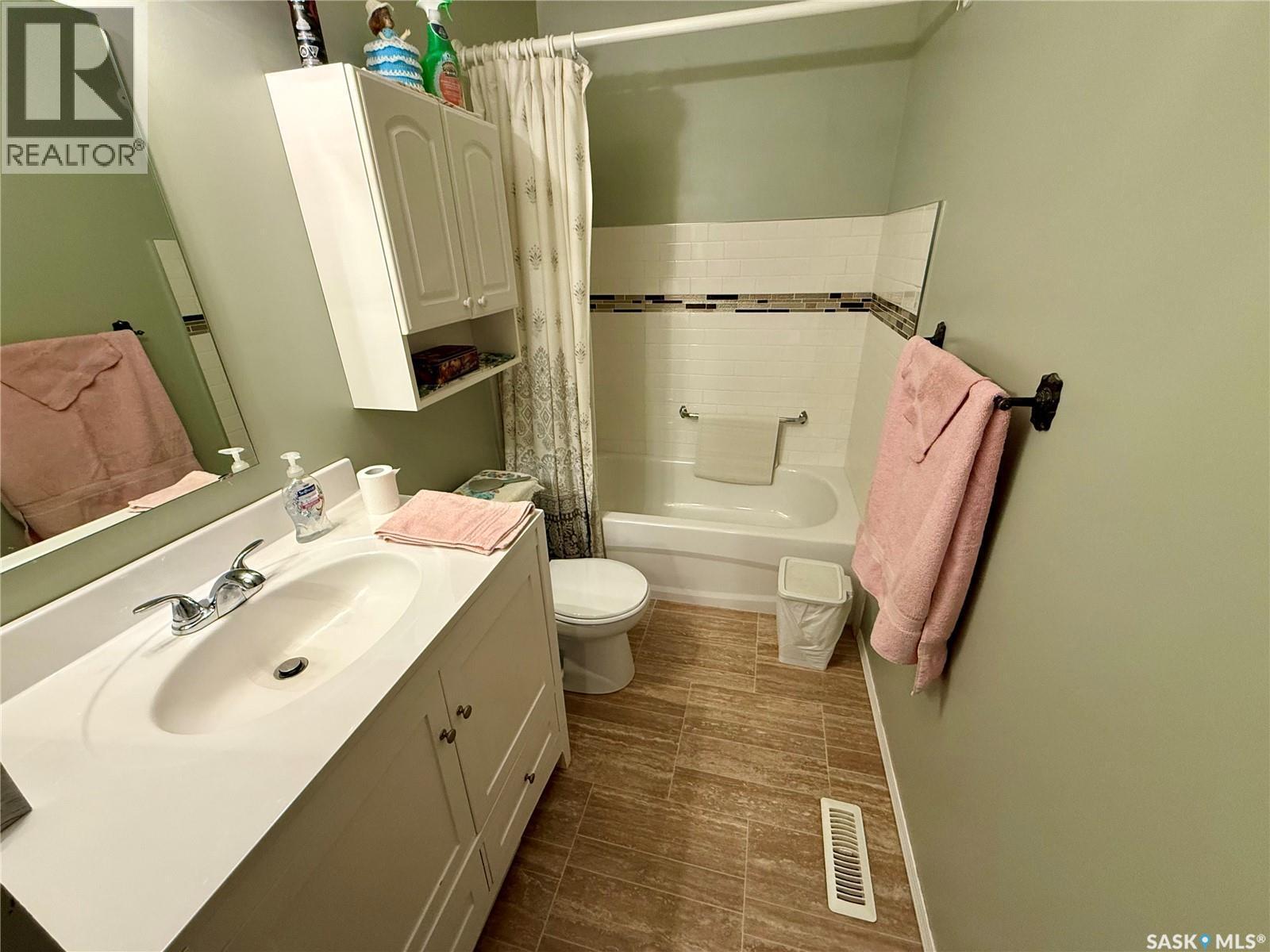 70 Hatton Crescent, Regina, Saskatchewan  S4N 5K6 - Photo 19 - SK037307