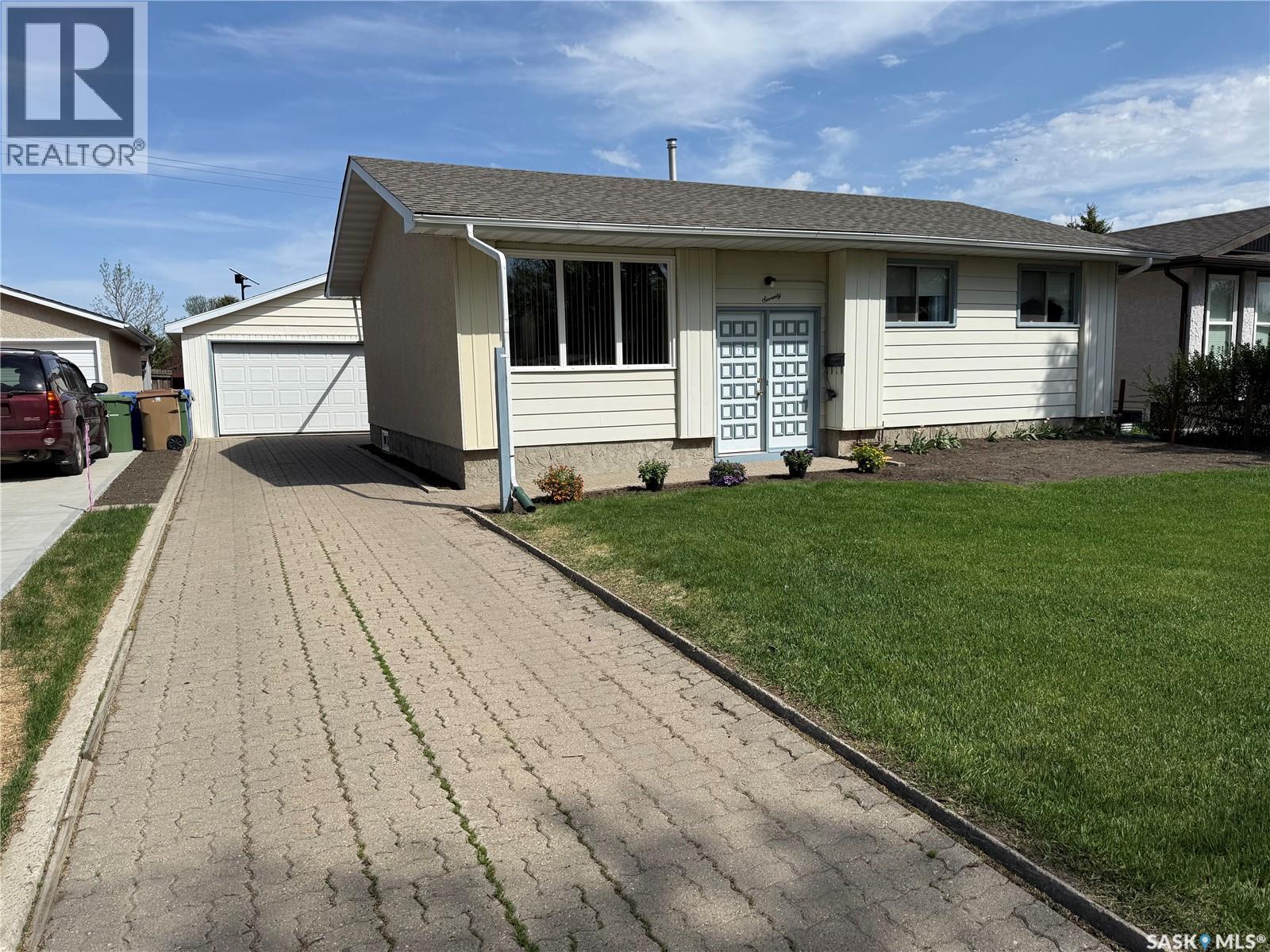 70 Hatton Crescent, Regina, Saskatchewan  S4N 5K6 - Photo 1 - SK037307