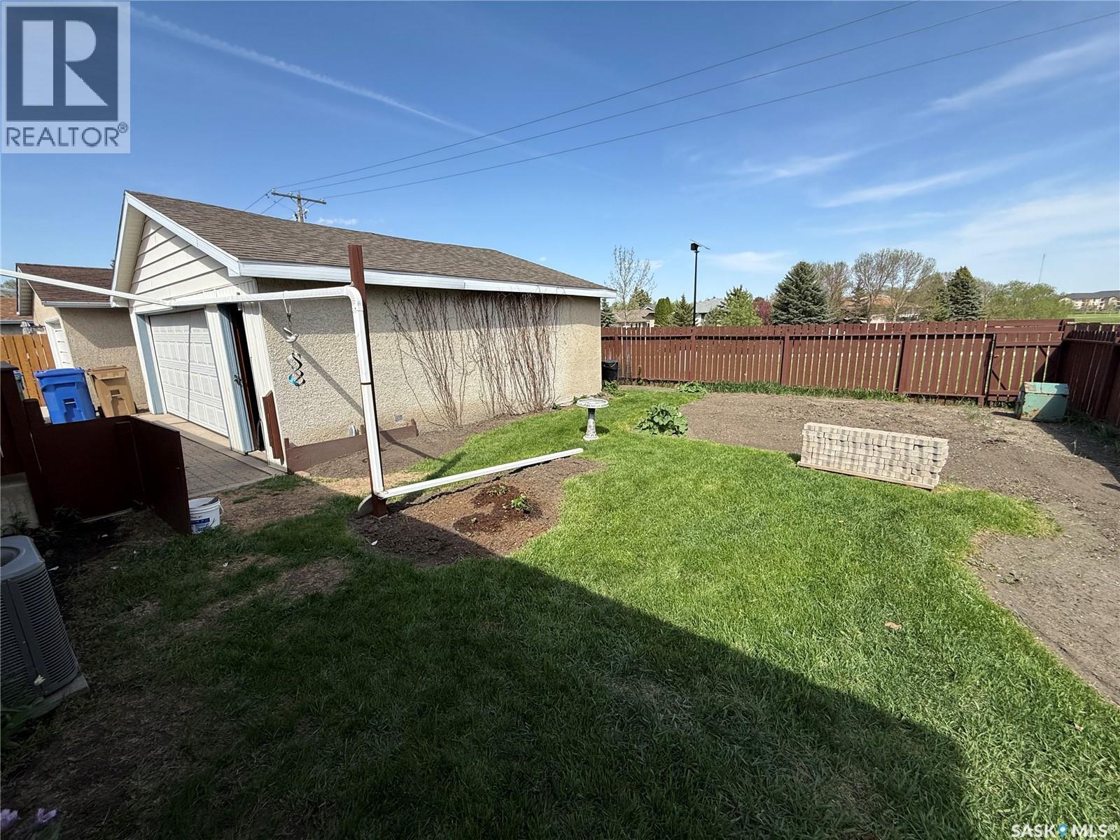 70 Hatton Crescent, Regina, Saskatchewan  S4N 5K6 - Photo 29 - SK037307