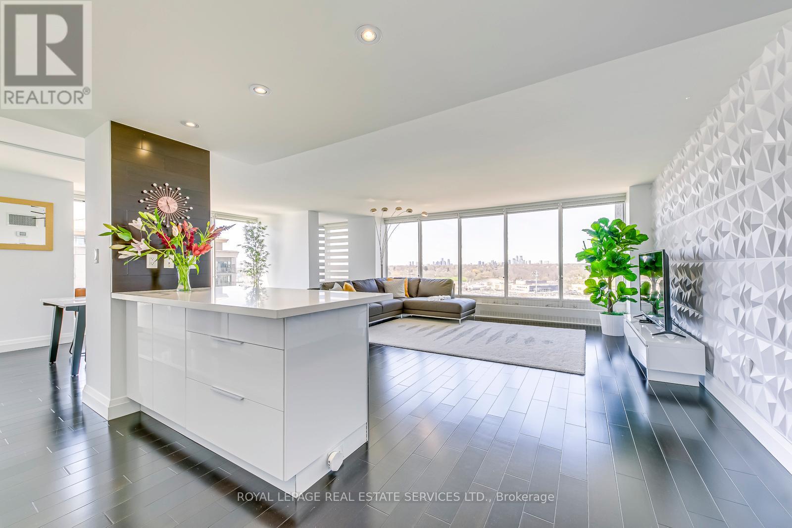 1607 - 2045 Lake Shore Boulevard W, Toronto, Ontario  M8V 2Z6 - Photo 5 - W12867042