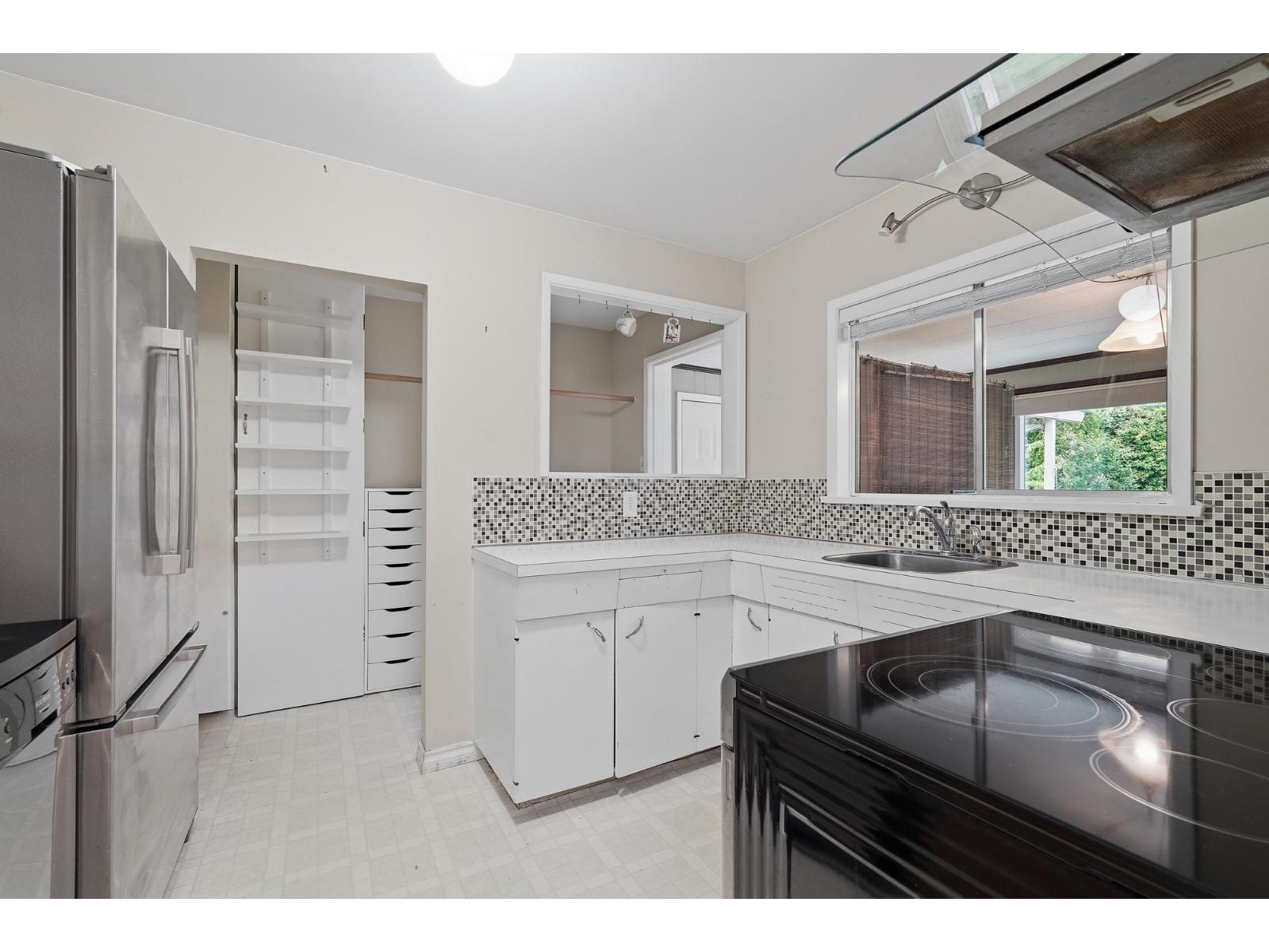 1570 Brearley Street, White Rock, British Columbia  V3B 3M5 - Photo 12 - R3128168