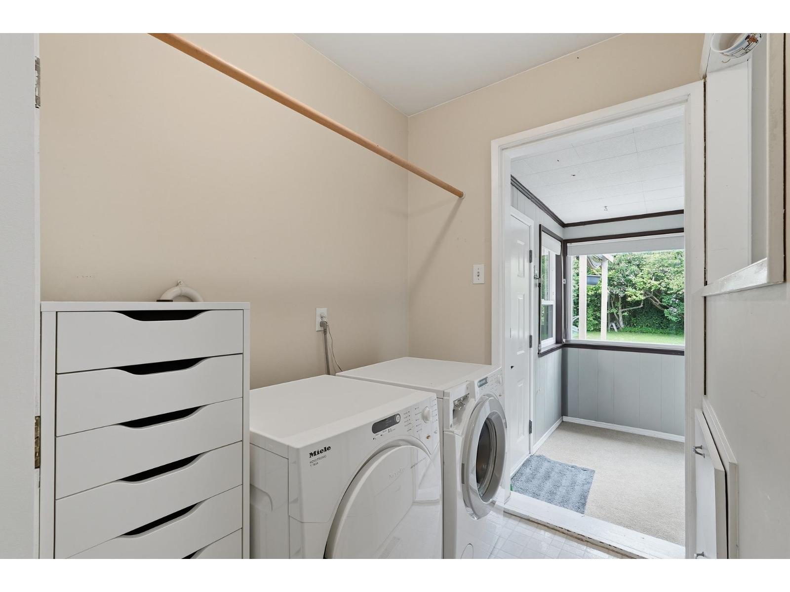 1570 Brearley Street, White Rock, British Columbia  V3B 3M5 - Photo 23 - R3128168