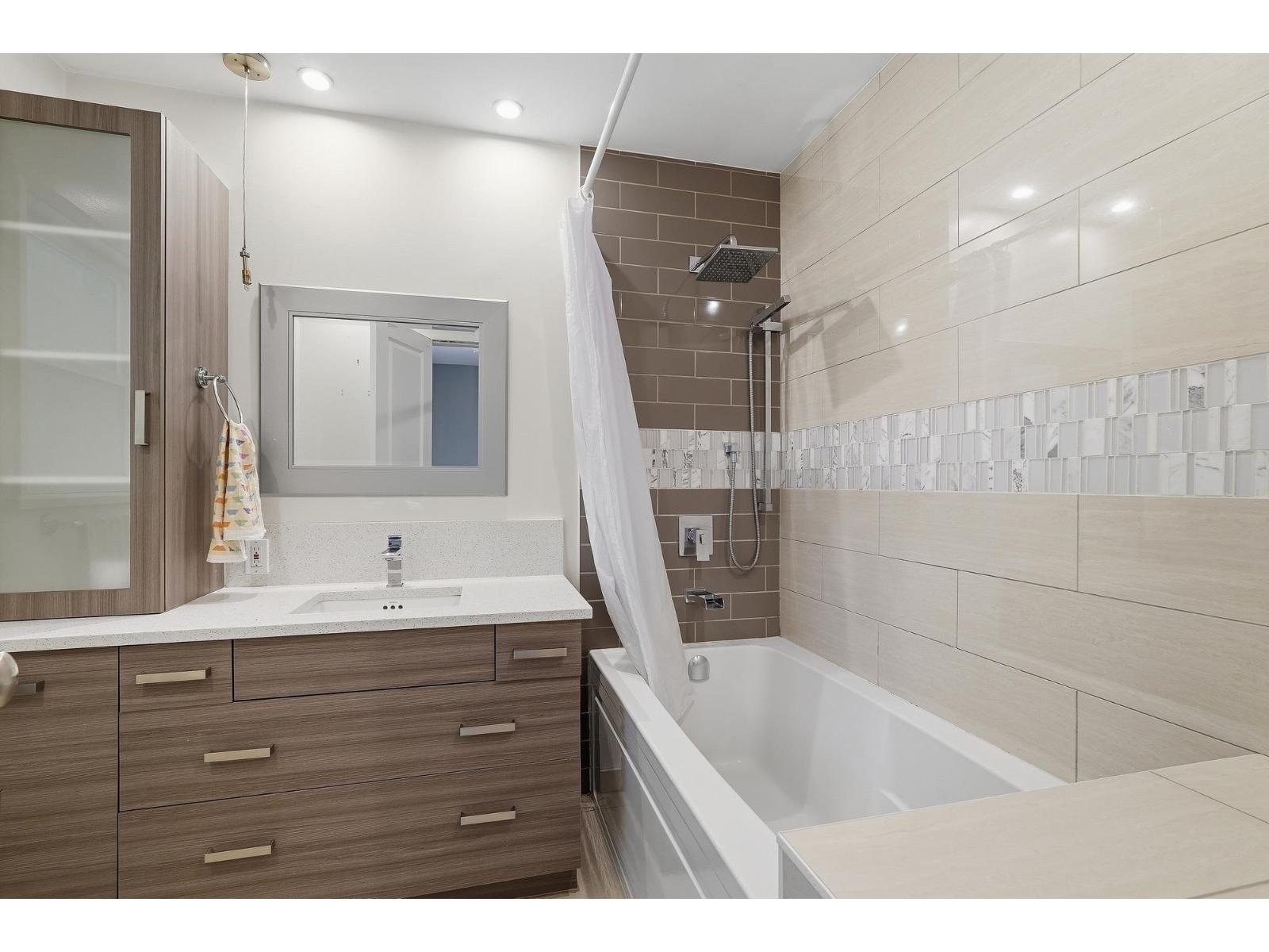 1570 Brearley Street, White Rock, British Columbia  V3B 3M5 - Photo 18 - R3128168