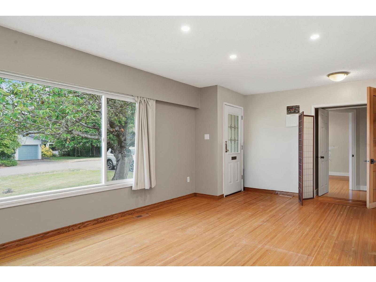1570 Brearley Street, White Rock, British Columbia  V3B 3M5 - Photo 10 - R3128168