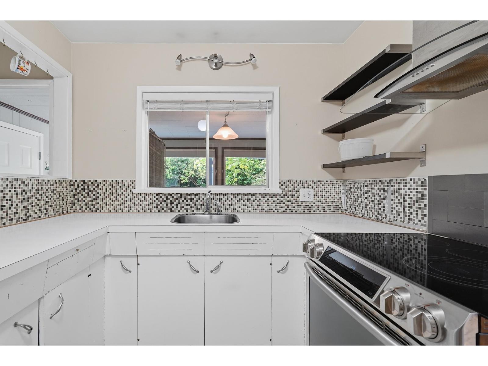 1570 Brearley Street, White Rock, British Columbia  V3B 3M5 - Photo 13 - R3128168