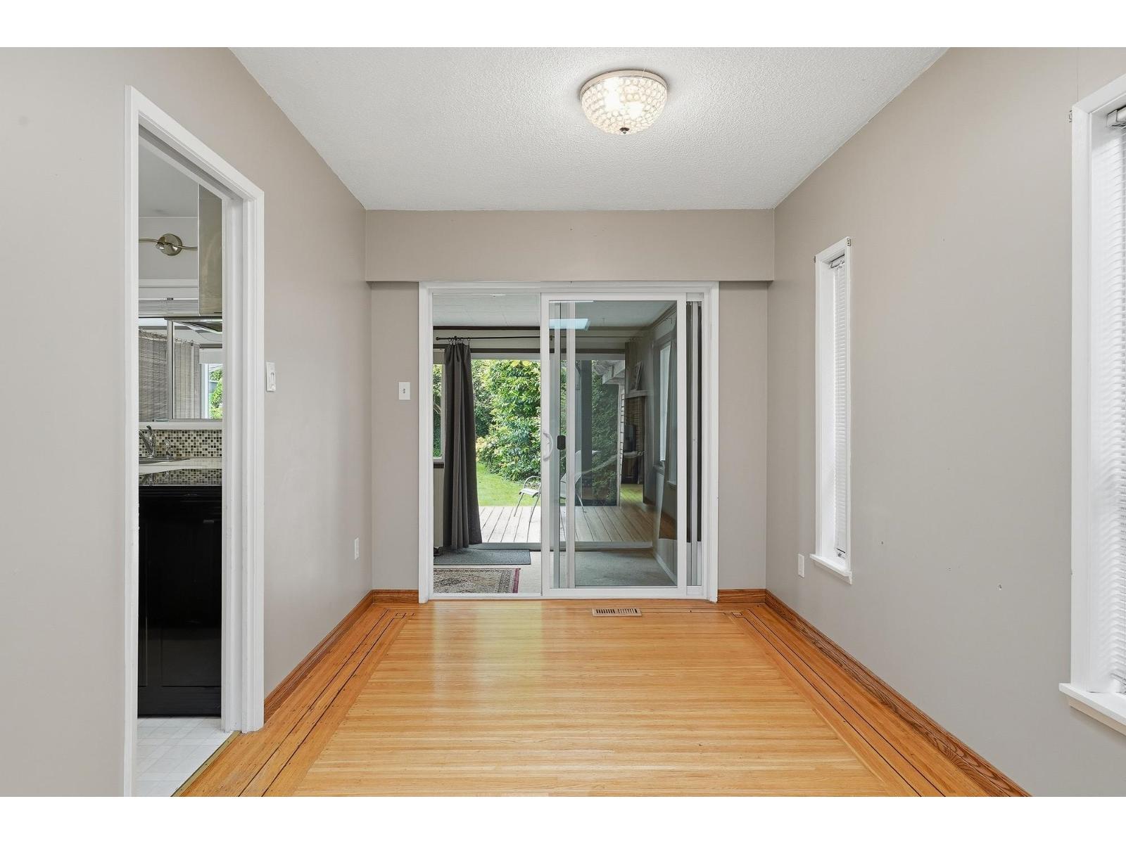 1570 Brearley Street, White Rock, British Columbia  V3B 3M5 - Photo 7 - R3128168