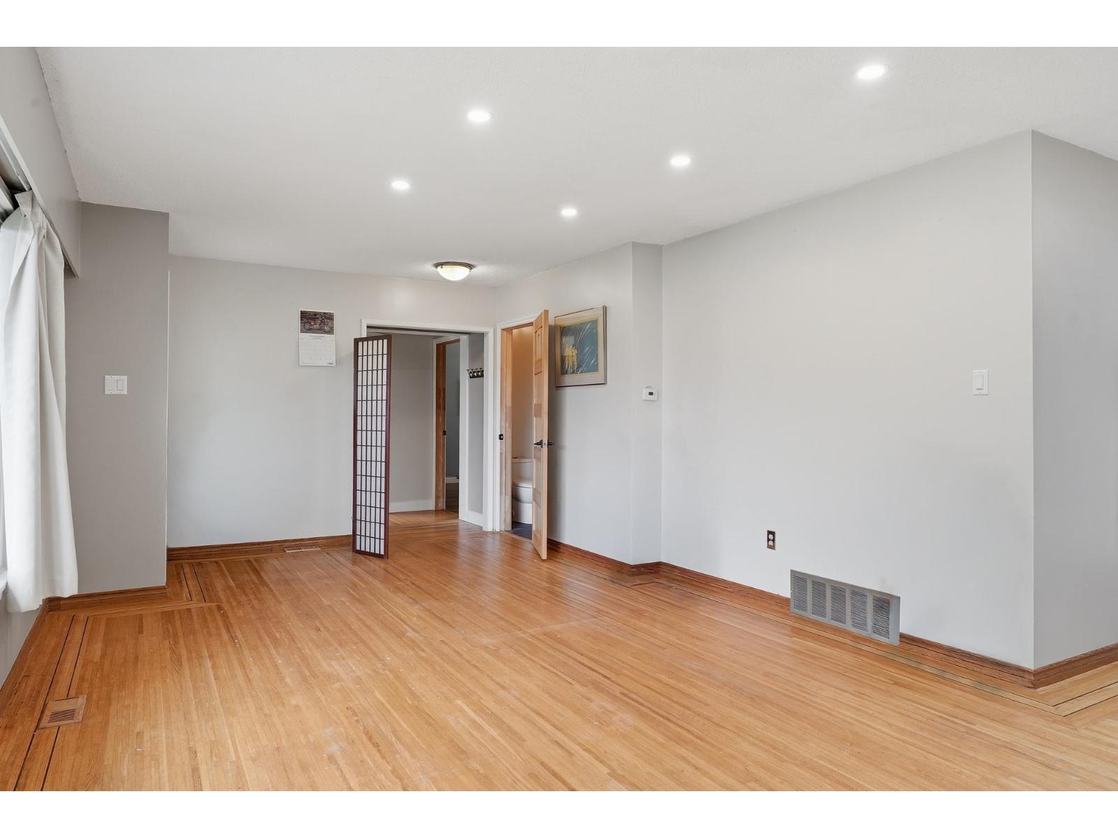 1570 Brearley Street, White Rock, British Columbia  V3B 3M5 - Photo 11 - R3128168