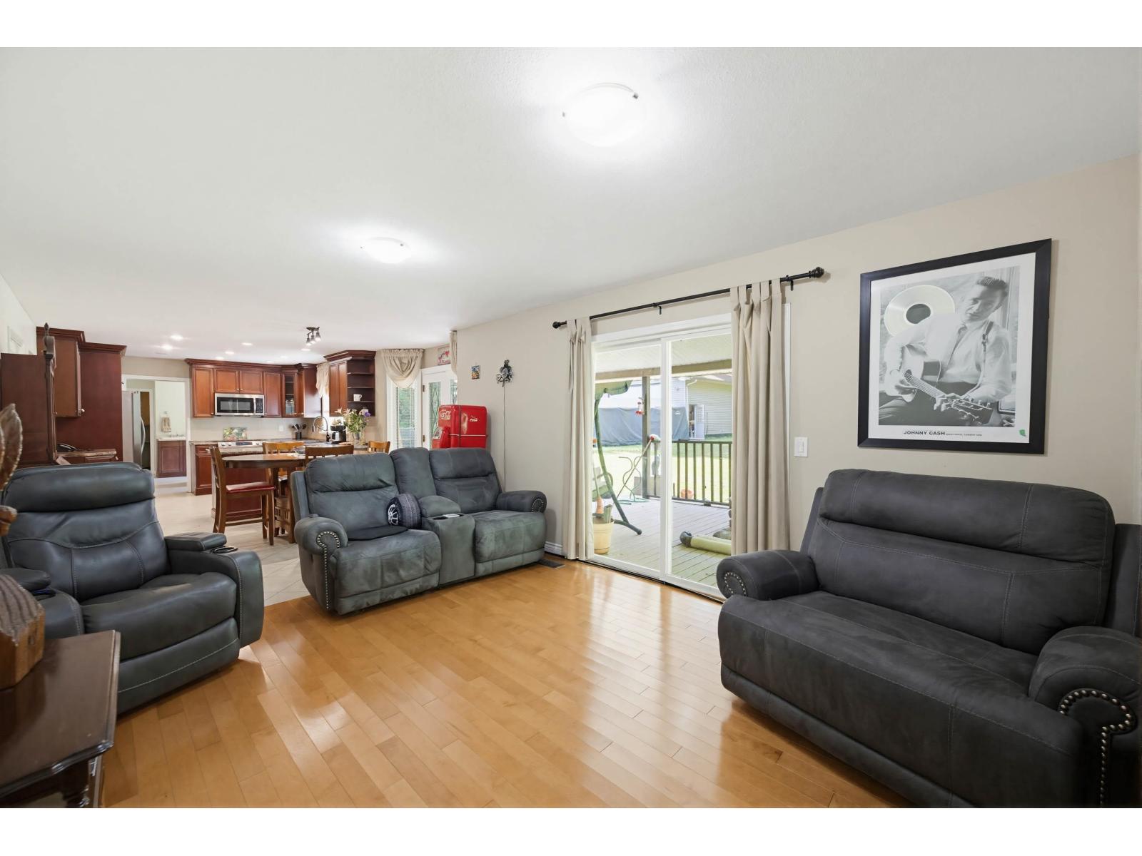22724 76b Crescent, Langley, British Columbia  V1M 2J8 - Photo 8 - R3128668