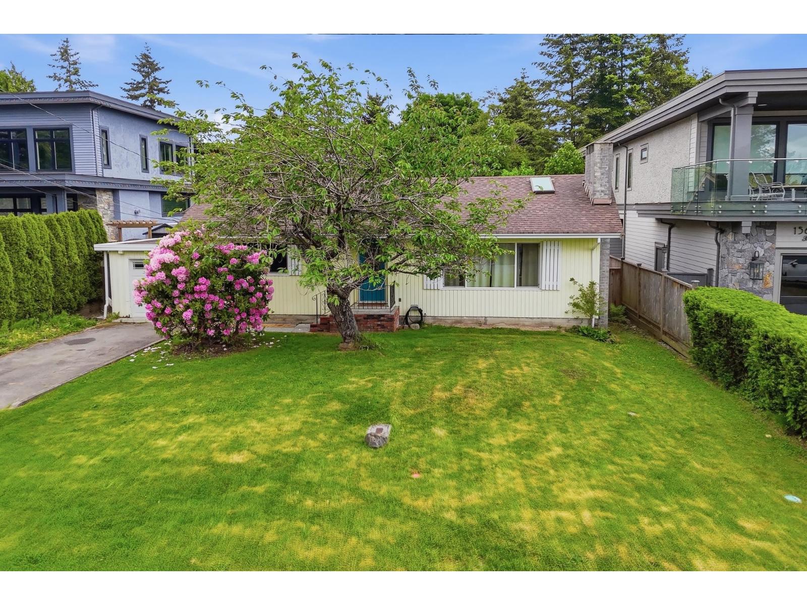 1570 Brearley Street, White Rock, British Columbia  V3B 3M5 - Photo 1 - R3128168
