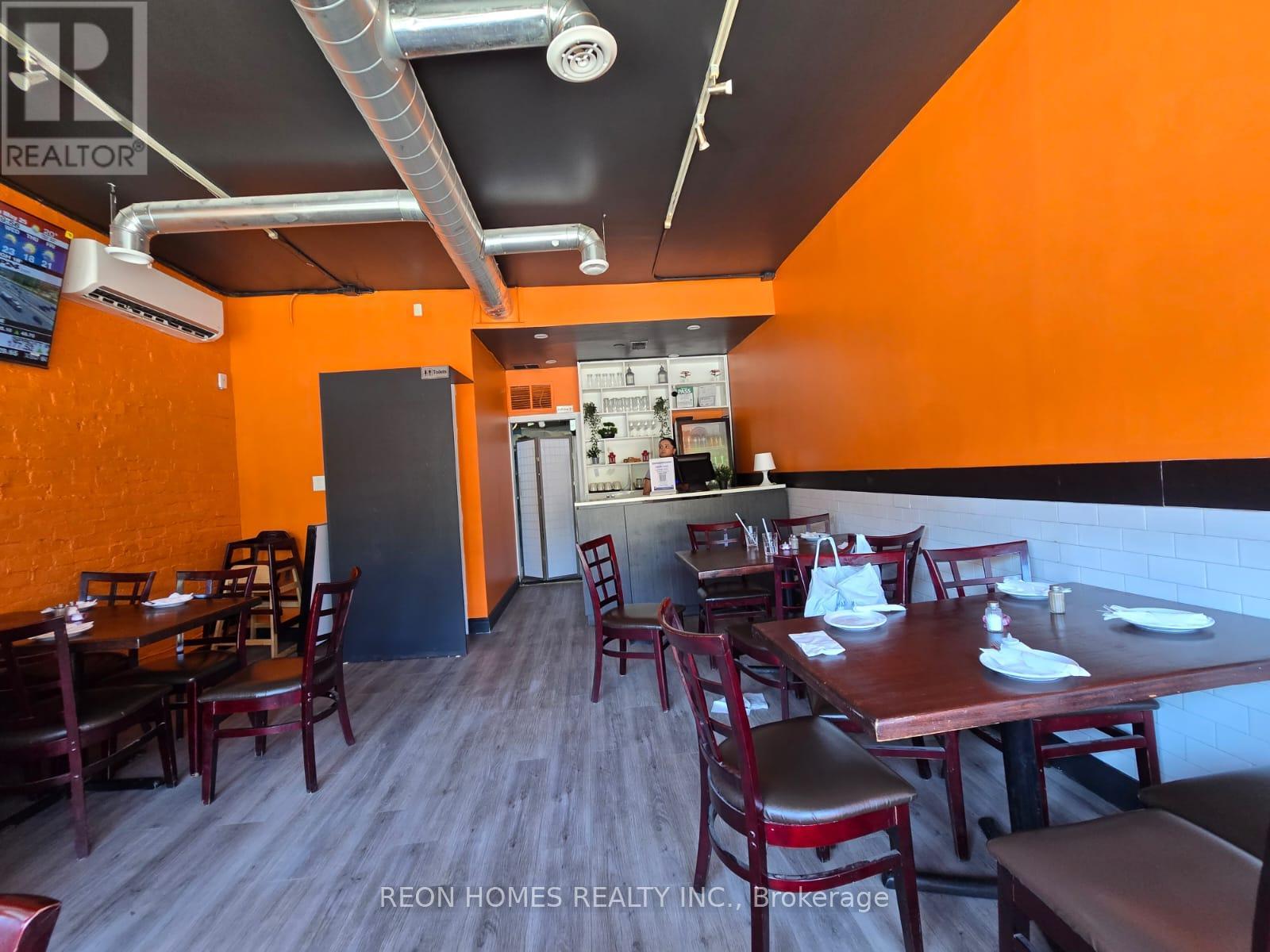 1056 Gerrard Street, Toronto, Ontario  M4M 1Z7 - Photo 4 - E13196530