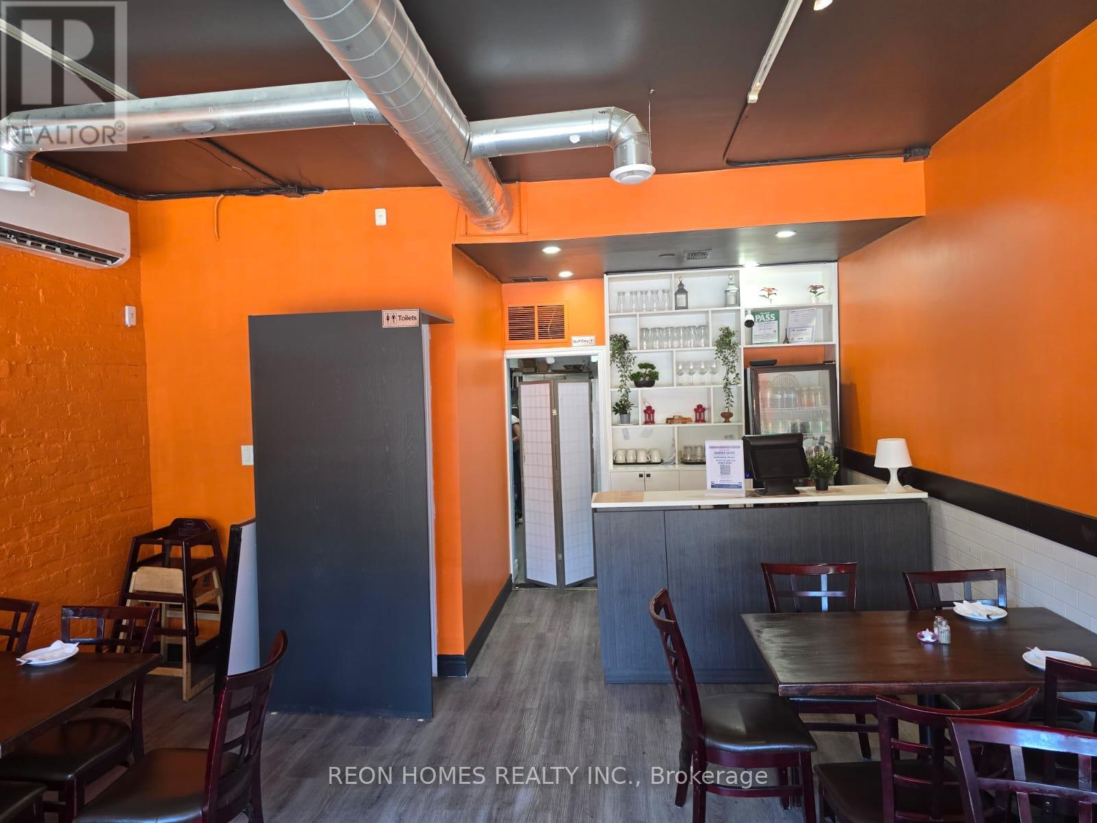 1056 Gerrard Street, Toronto, Ontario  M4M 1Z7 - Photo 8 - E13196530