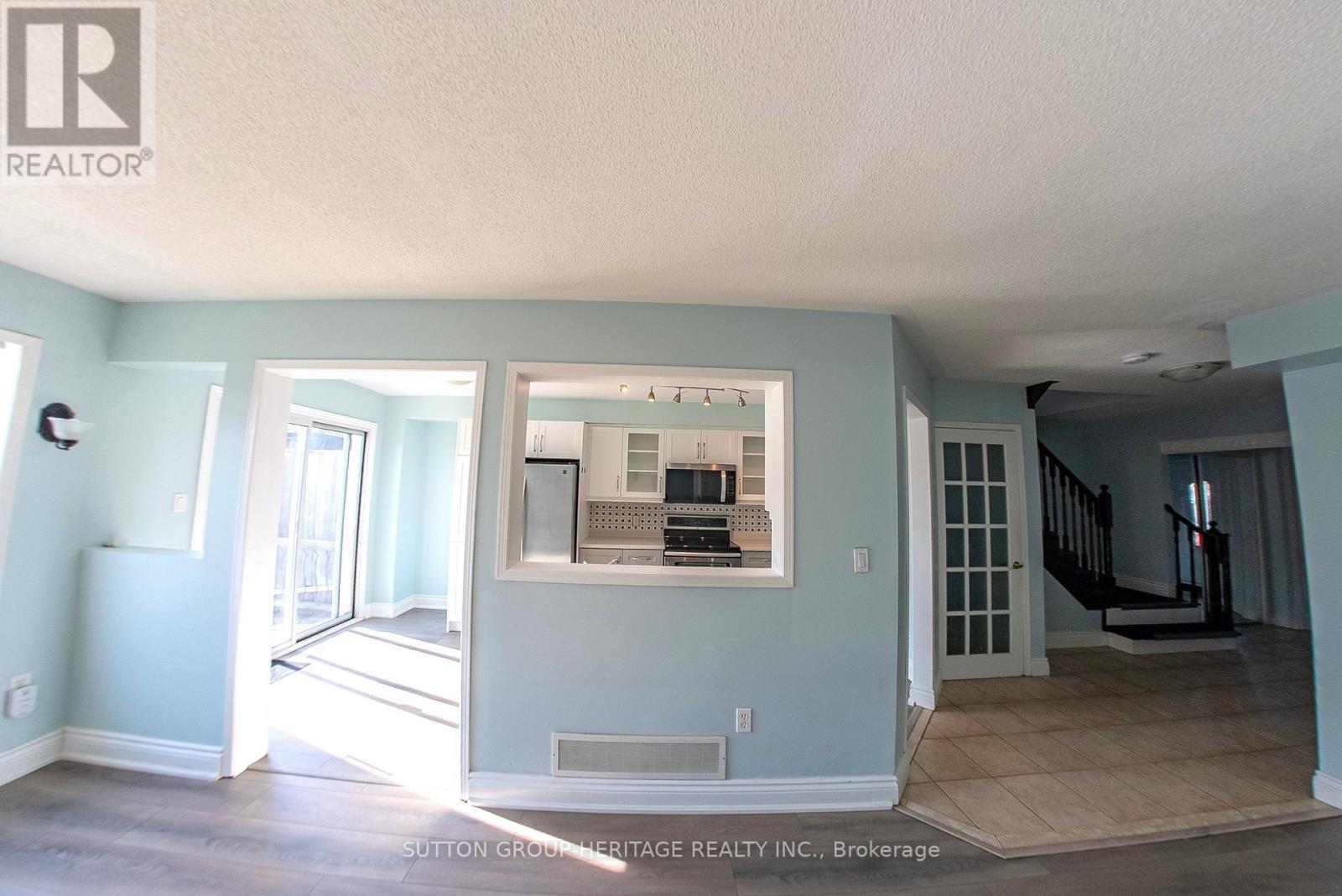 20 Oglevie Drive, Whitby, Ontario  L1R 2Y4 - Photo 10 - E13197428