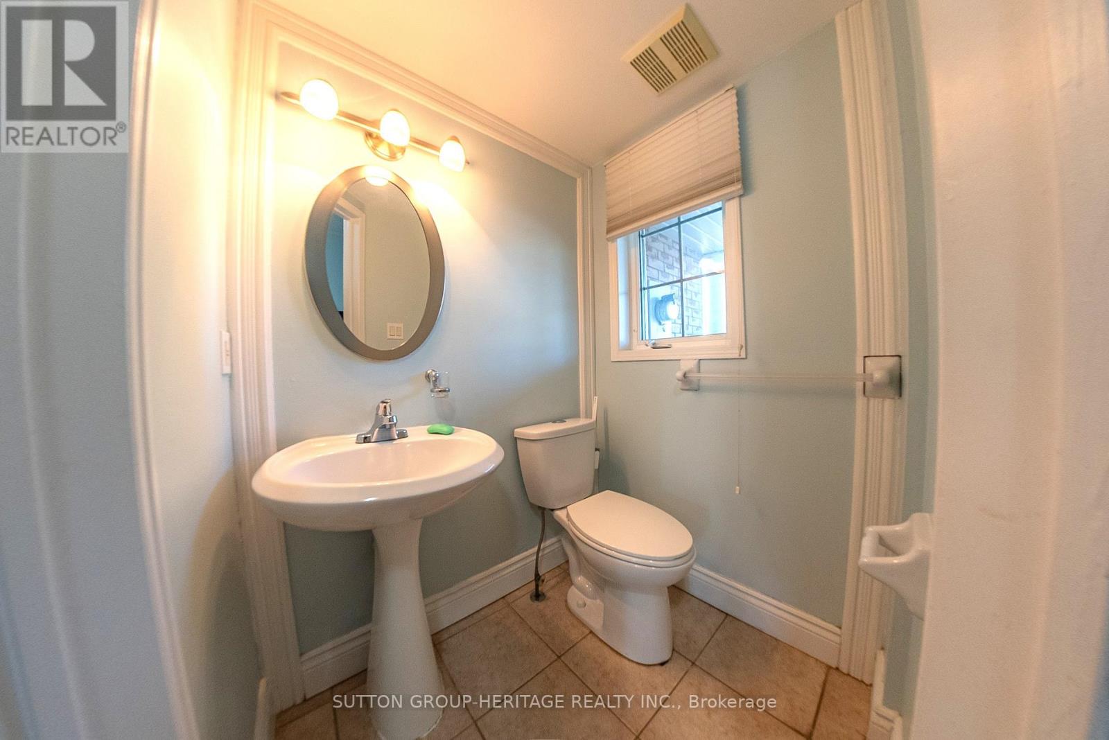 20 Oglevie Drive, Whitby, Ontario  L1R 2Y4 - Photo 6 - E13197428