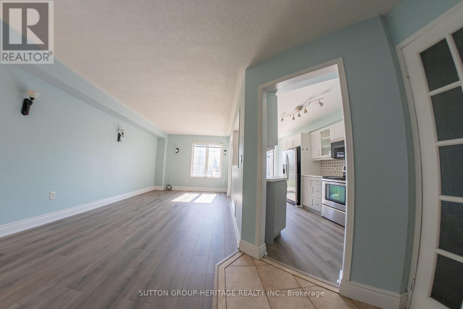 20 Oglevie Drive, Whitby, Ontario  L1R 2Y4 - Photo 8 - E13197428